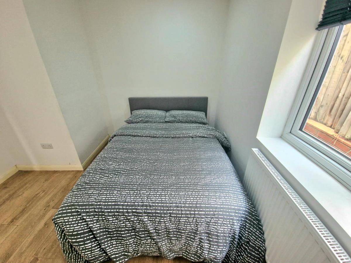 Mile End Budget Guesthouse 런던 외부 사진