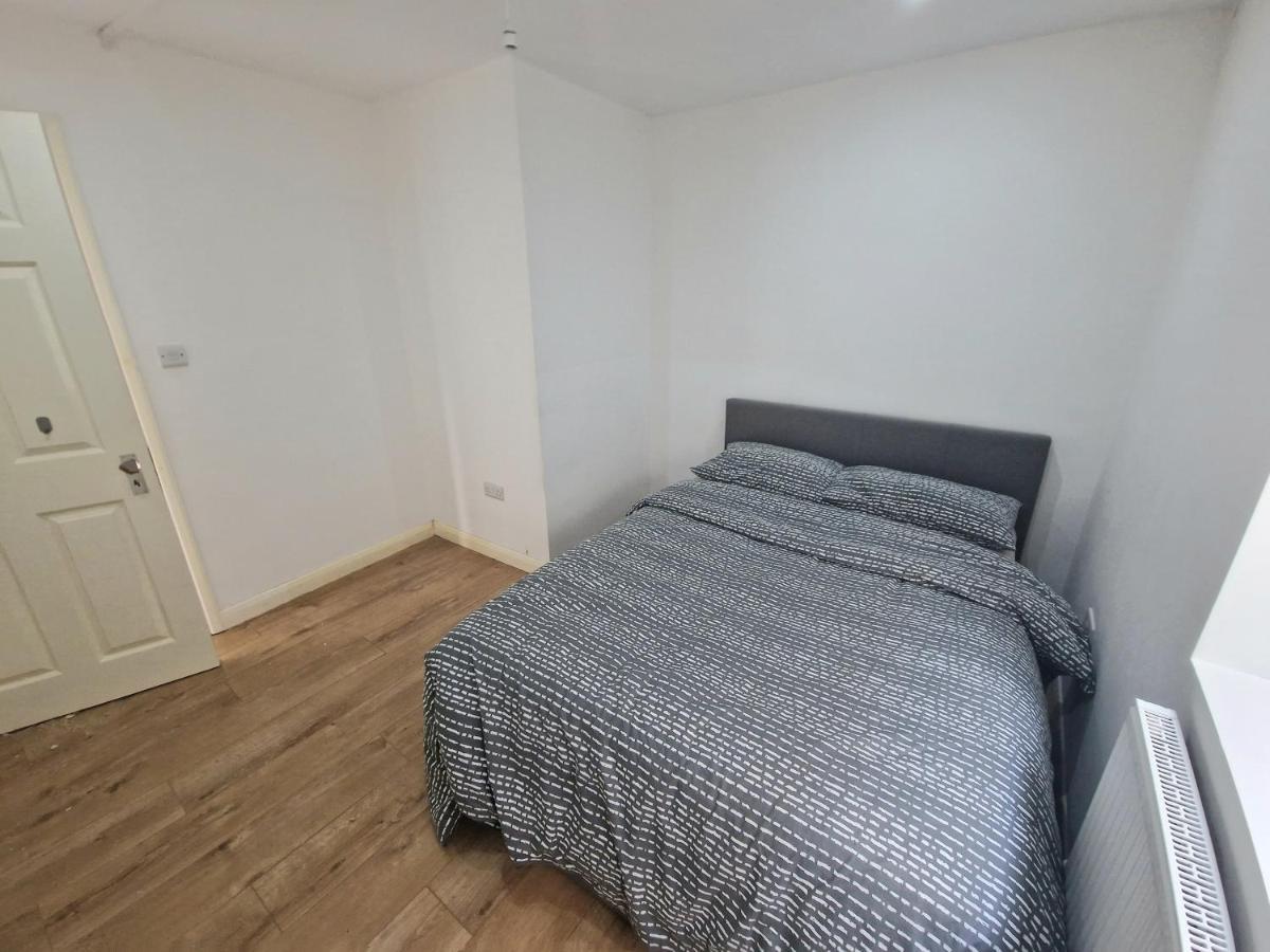 Mile End Budget Guesthouse 런던 외부 사진